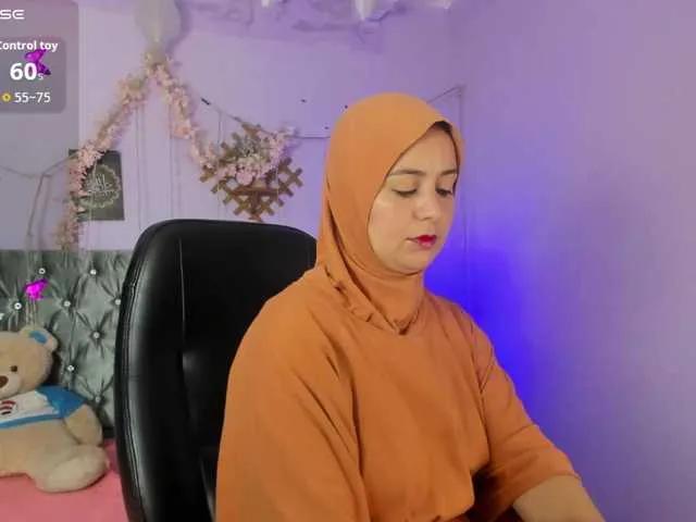 BadraSaadi — I love being dominated, I love being submissive and having my pussy vibrate, that's delicious