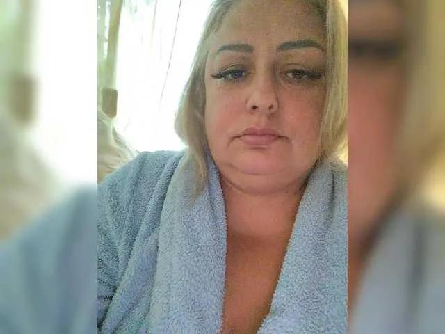 Offline BigMilf on BongaCams