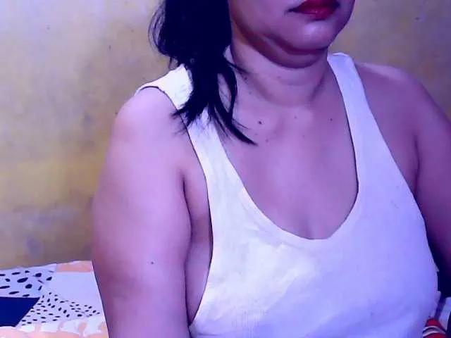 Offline Carmela4u on BongaCams