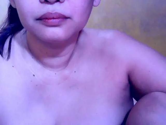 Offline Carmela4u on BongaCams