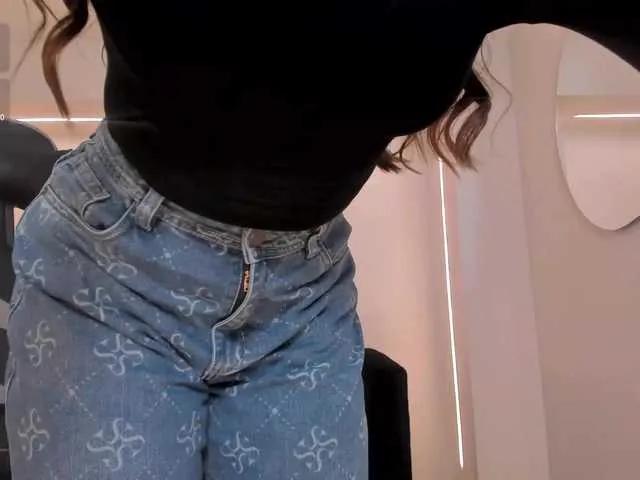 EllaClark on BongaCams 