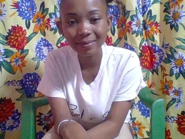 Freechat Estelahh on BongaCams