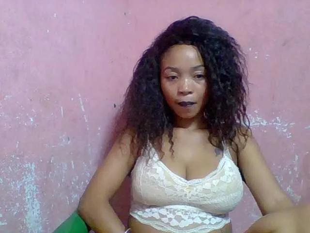 Freechat Estelahh on BongaCams