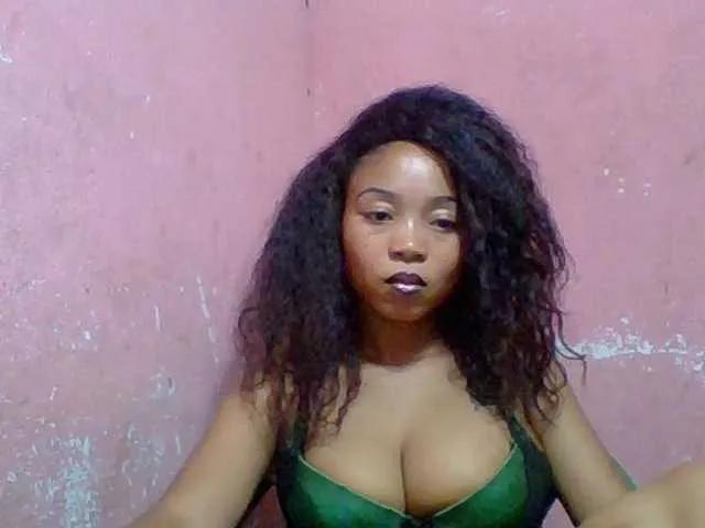 Freechat Estelahh on BongaCams