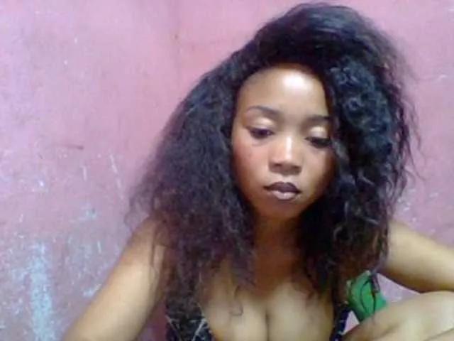 Freechat Estelahh on BongaCams