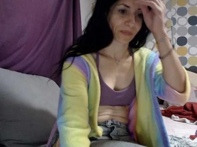 Freechat evacrisxxxx on BongaCams