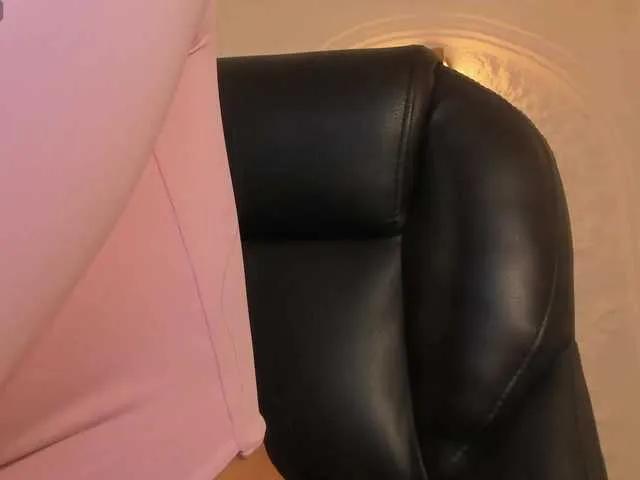 JadeEvans — I get horny with educated, kinky people who want to be naughty... I love that they treat me with love, but I love being your bad girl and awakening your darkest desires.