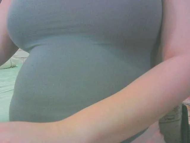 Offline KeepmepregO on BongaCams