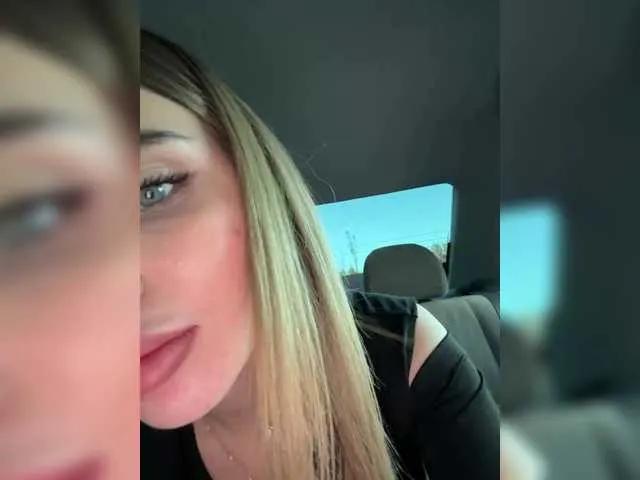 Freechat LedyMiya on BongaCams