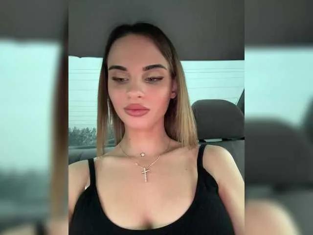 Freechat LedyMiya on BongaCams