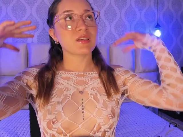 Freechat LeiahBlonde on BongaCams