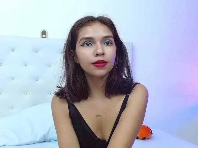 Offline littleslut1 on BongaCams