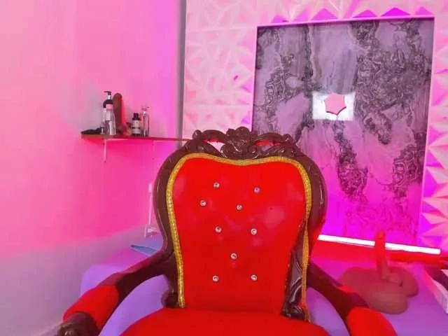 Luciana- — will be your submissive I will fulfill your orders 
I will have blowjobs with a lot of saliva for you
My ass and my tits will be your game