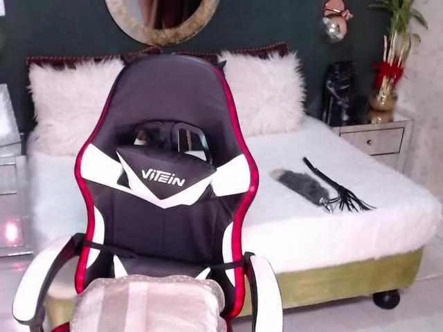 Offline MadikeyHappy on BongaCams