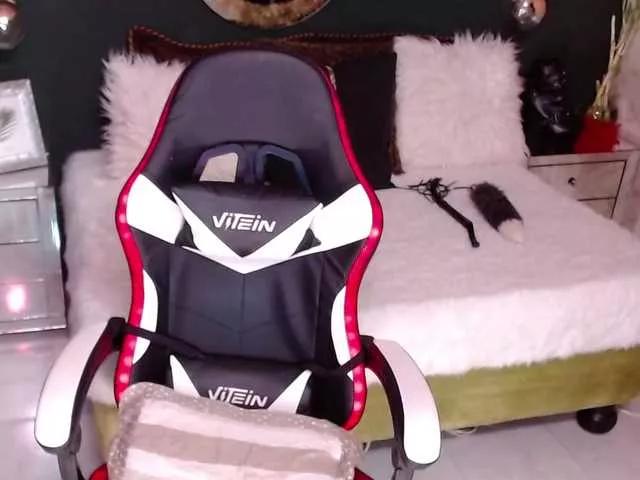 Offline MadikeyHappy on BongaCams