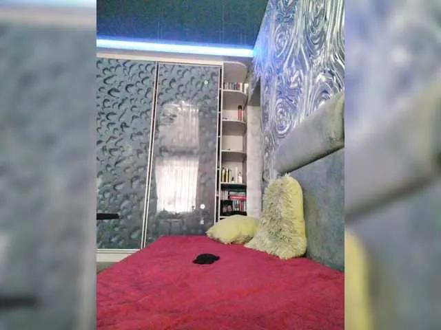 Freechat MaidenCrystal on BongaCams