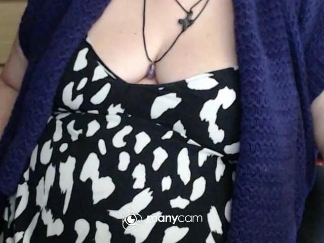 mayalove4u — i'm turned on by obedience, confidence, and a sharp mind that knows when to surrender. teasing glances, slow build-ups, and whispered fantasies make me melt. i crave control, chemistry, and someone who knows how to follow my lead while keeping eye...