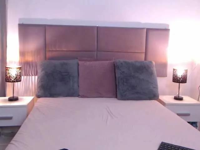 Freechat MiryamInes on BongaCams