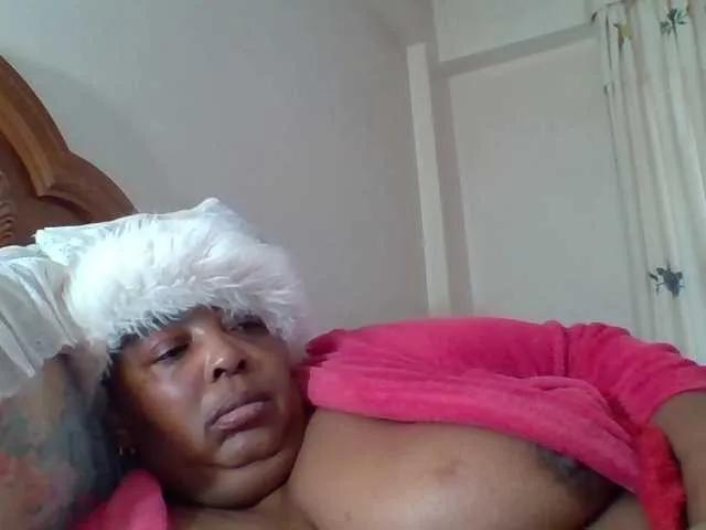 pussylips53 on BongaCams 