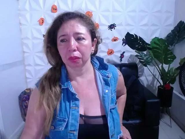 Offline Valentina-mature on BongaCams