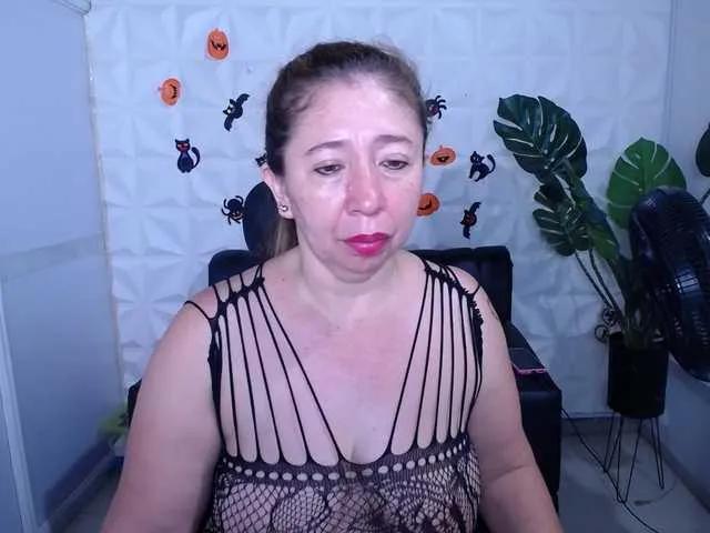 Offline Valentina-mature on BongaCams