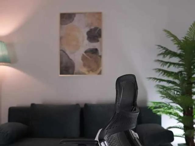 Yvonna — Special guys with sex things that know how to treat a girl