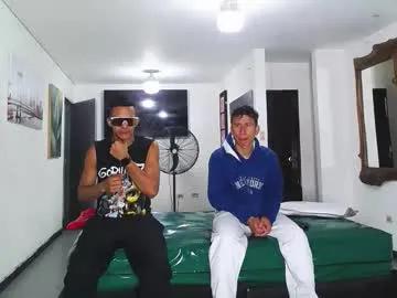 Freechat benz_boys on Chaturbate