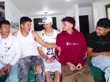 Freechat benz_boys on Chaturbate