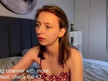 ellie_hollow on Chaturbate 