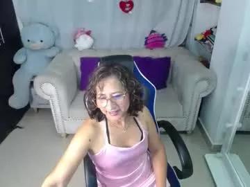 Freechat emmilychevalier on Chaturbate