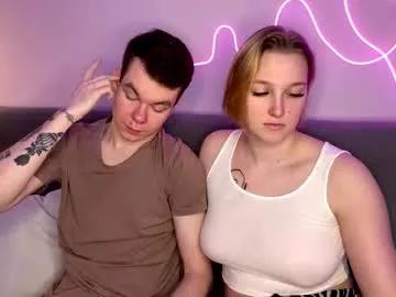 Freechat julielourens on Chaturbate