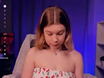 kaylisse — Goal : massage breast  <3 Help me reach 300 likes [0 tokens remaining] #cute #18 #bigboobs #teen #bigass