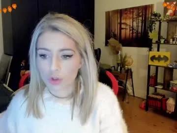 kimilee22 — Welcome <3 Tip if you like it - Goal: Last tipper gets 5 Videos #german #lovense #english #cozy #blonde #gamergirl [163 tokens left]