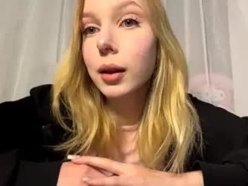 lakeshavotraw — Goal:show my outfit Hello everyone, I'm new here, nice to meet you #new #18 #shy #cute #teen [20 tokens remaining]