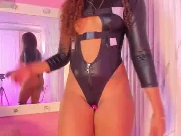 Freechat missdionne__curly on Chaturbate