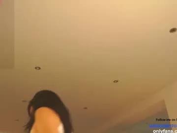 Freechat n_o_v_a on Chaturbate