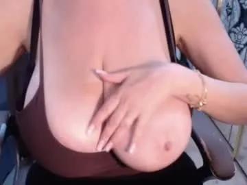 Freechat nicky_38hhugetits on Chaturbate