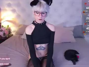 Freechat obedientt_ on Chaturbate