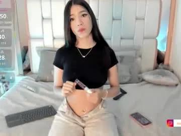 Freechat rosannaking on Chaturbate