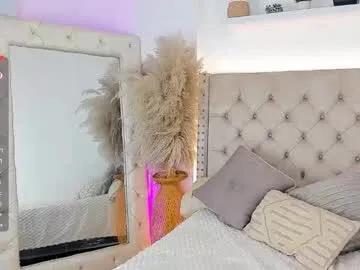 venus_valencia — Love Me [402 tokens left] #latina #bigass #bigboobs #curly #bigclit