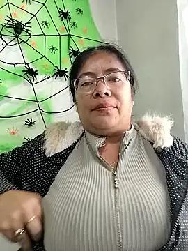 Freechat __valentina18 on StripChat