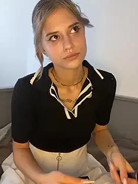 AishaKali — Striptease