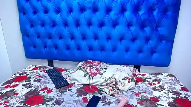 Amberdiamondmmm — you make me squirt MMMM