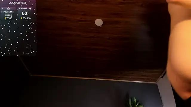 Freechat Angel_Snowhotxxx on StripChat