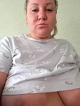 Freechat AnnaCurvy on StripChat