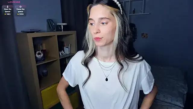 Freechat AntonettaTarring on StripChat