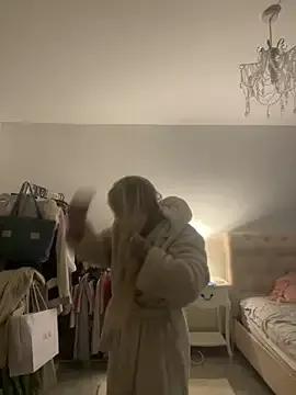 blissdimicco — Pussy play n fuk with 8 inch