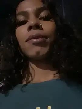 bloom444 on StripChat 