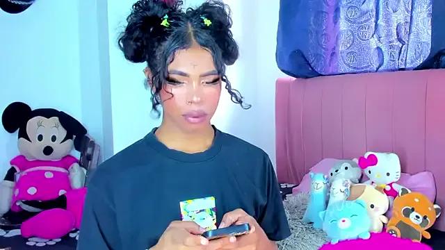 bloom444 on StripChat 