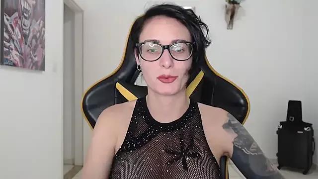 Freechat CrisBathoryxxx on StripChat